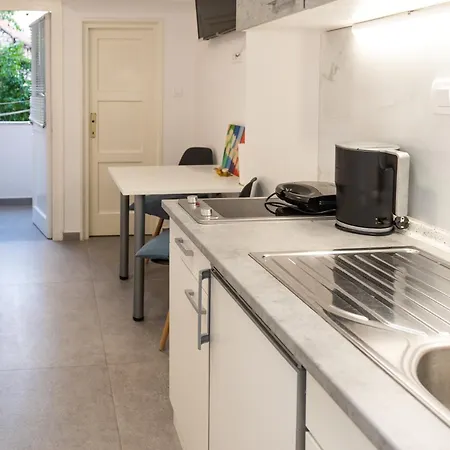 Twins Apartment *